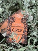 Circe – Cõi nhân gian với lòng tham quyền lực