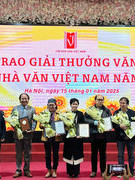 Vietnamese Writers' Association honors outstanding works at literature event