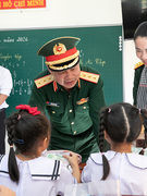 Hành trình đến với Trường Sa - mang theo niềm tin và sắc màu tươi mới