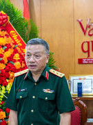 Thượng tướng Lê Quang Minh thăm, chúc mừng Tạp chí Văn nghệ Quân đội nhân ngày 21/6