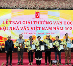 Vietnamese Writers' Association honors outstanding works at literature event