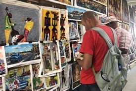 Đi chợ tranh ở La Habana