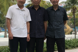 Rực cháy lên màu hoa đỏ...