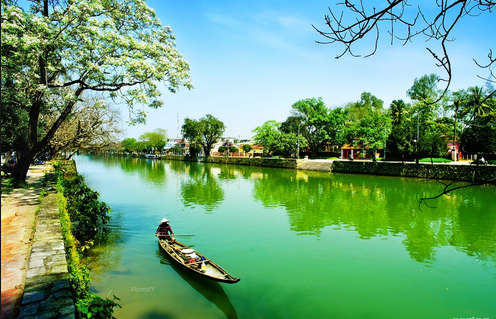 ai da dat ten cho dong song hoang phu ngoc tuong