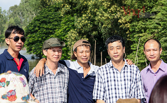 năm người hùng của trại