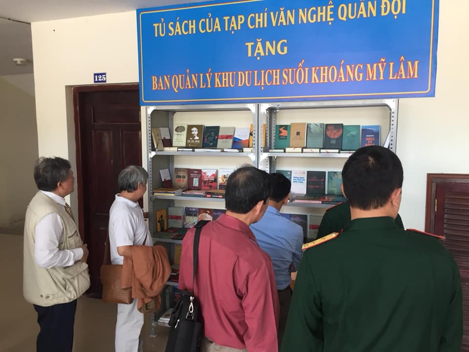 TỦ SÁCH
